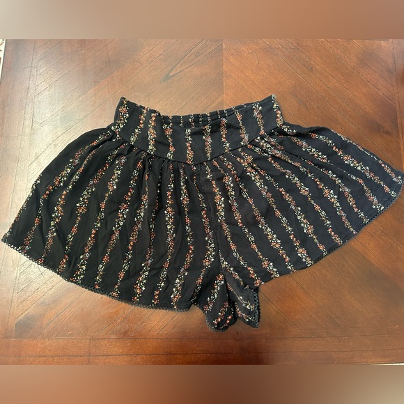 Free People Black High Waist Shorts size L - Picture 1 of 6